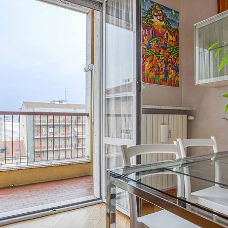 Apartamento Joivy Vibrant Flat With Balcony Milán Exterior foto