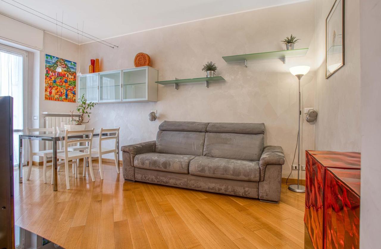 Apartamento Joivy Vibrant Flat With Balcony Milán Exterior foto