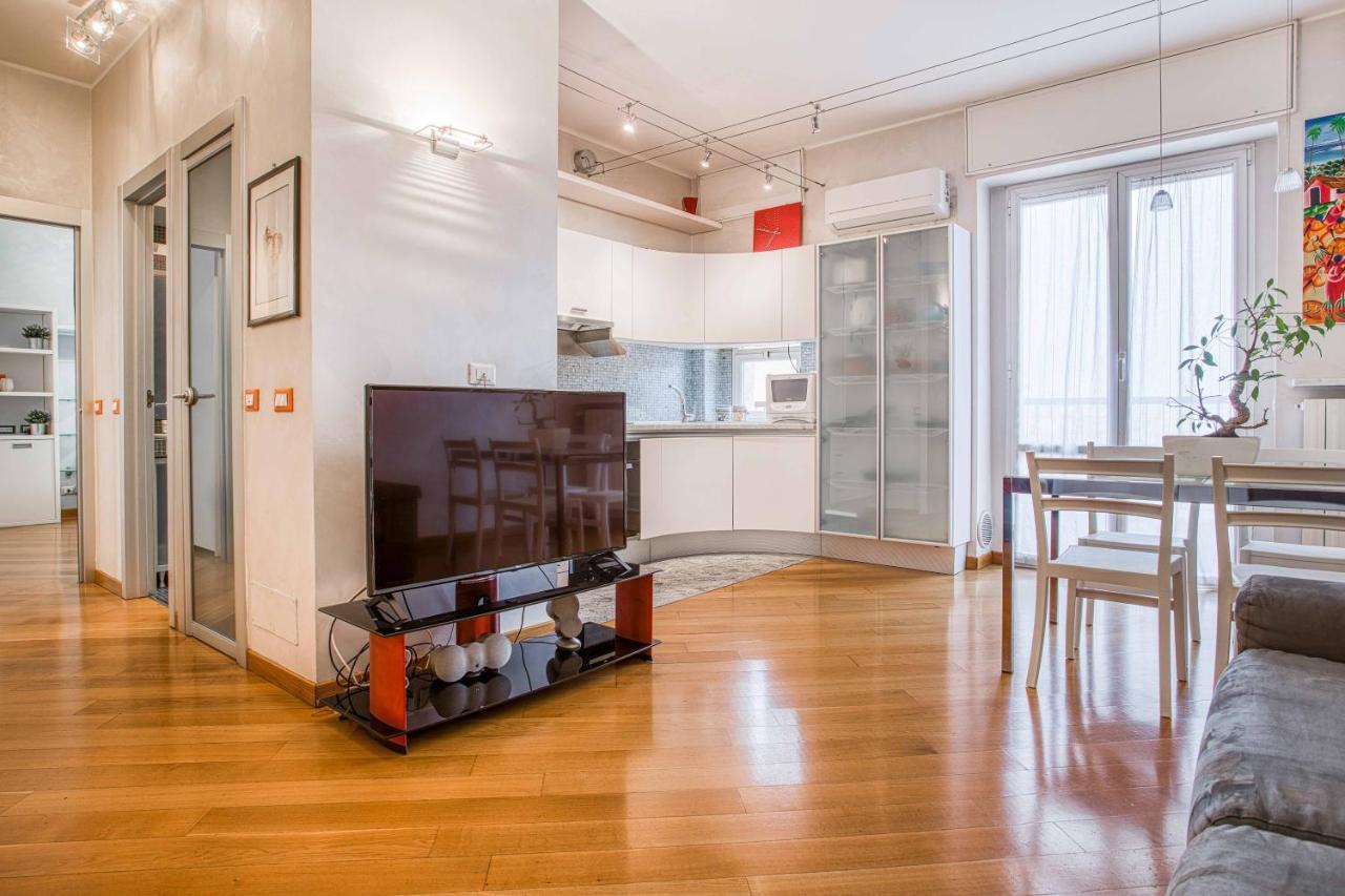 Apartamento Joivy Vibrant Flat With Balcony Milán Exterior foto