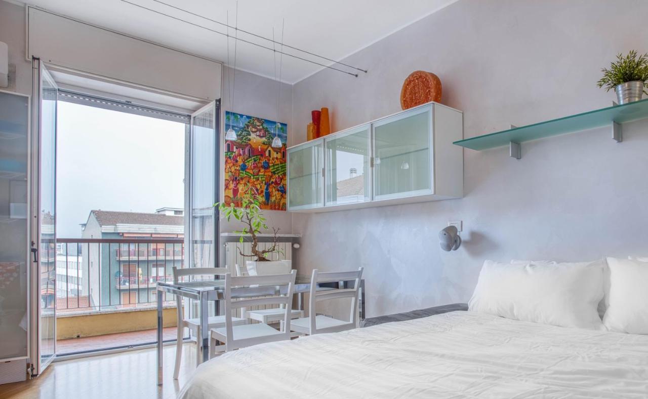 Apartamento Joivy Vibrant Flat With Balcony Milán Exterior foto